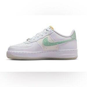 ✨🥳 Nike Air Force 1 LV8 - Low Top - Pastel Mint Green - Women’s Size 6 Sneakers